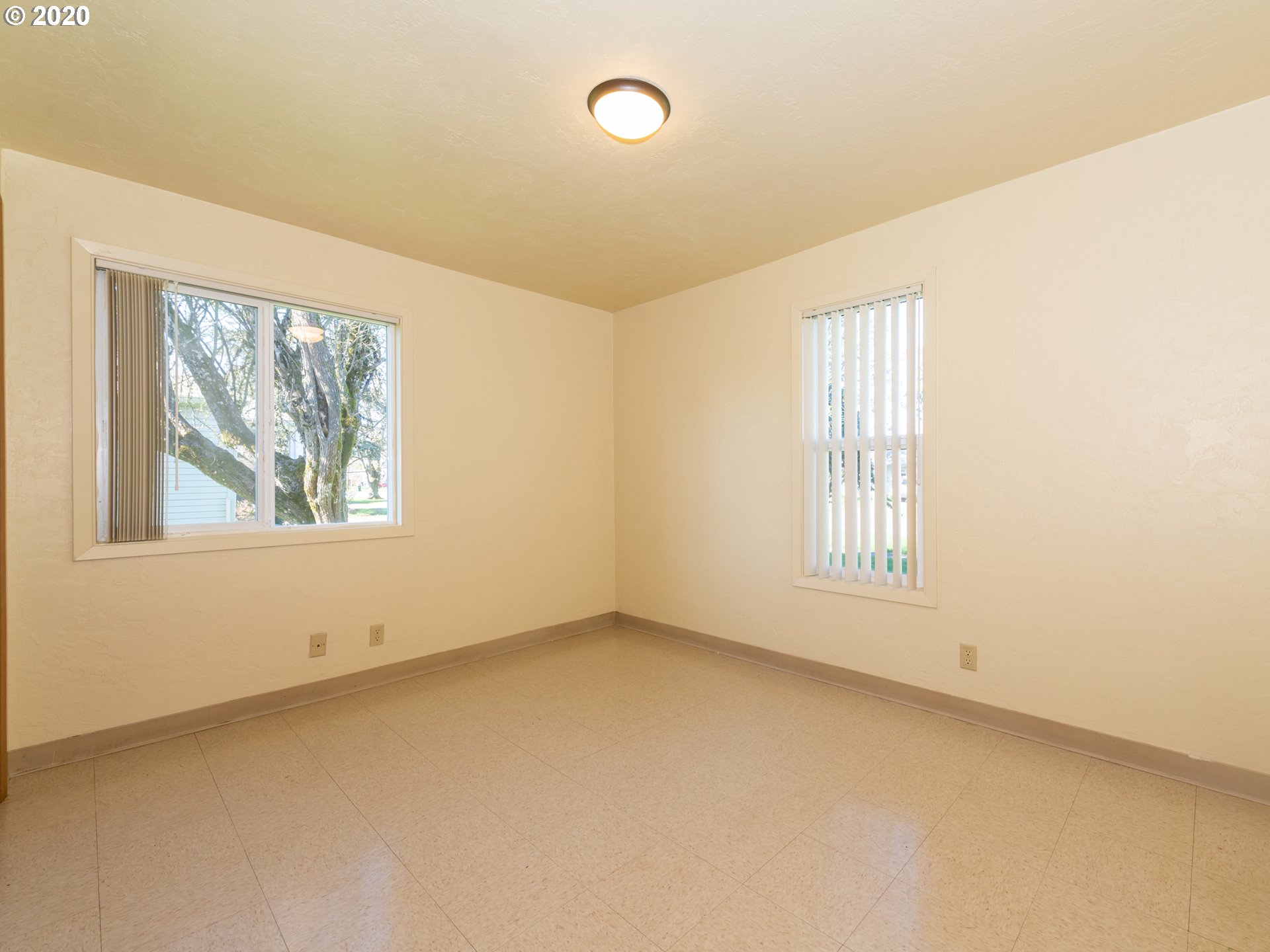 1467 Centennial Boulevard Springfield, OR 97477 - Photo 9 of 16 Gallery Image 9