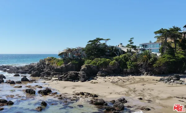 $14,900,000 | 6525 Point Lechuza Drive, Malibu, CA 90265