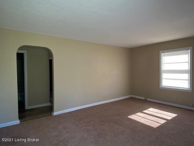 1021 Reeves Road Louisville, KY 40219 - Photo 7 of 15 Living room 3