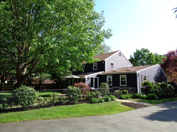 6 Oxbow Road Danvers, MA 01923 - Photo 2 of 27 Gallery Image 2