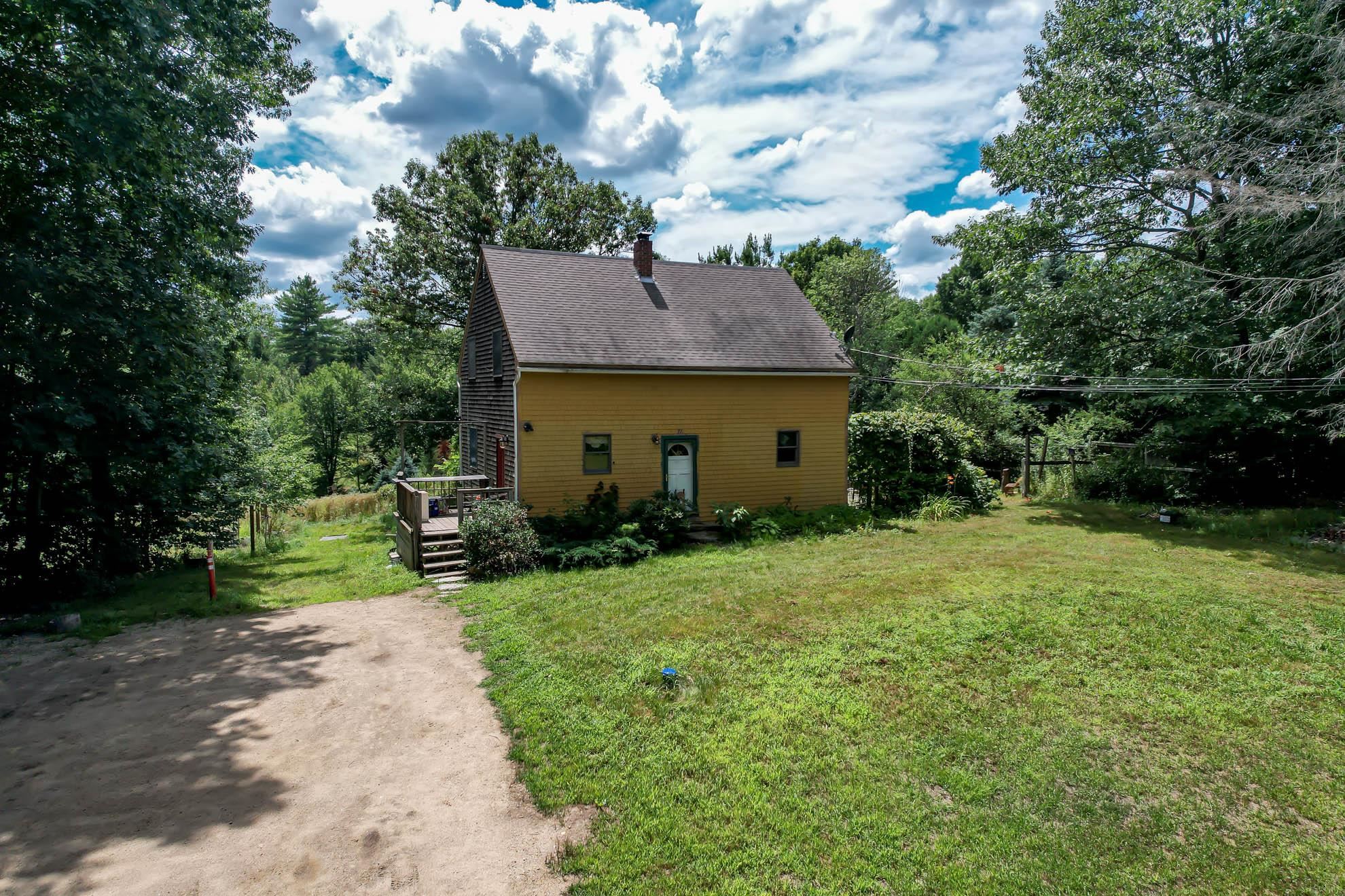 72 Crown Point Road Rochester, NH 03867 - Photo 2 of 26