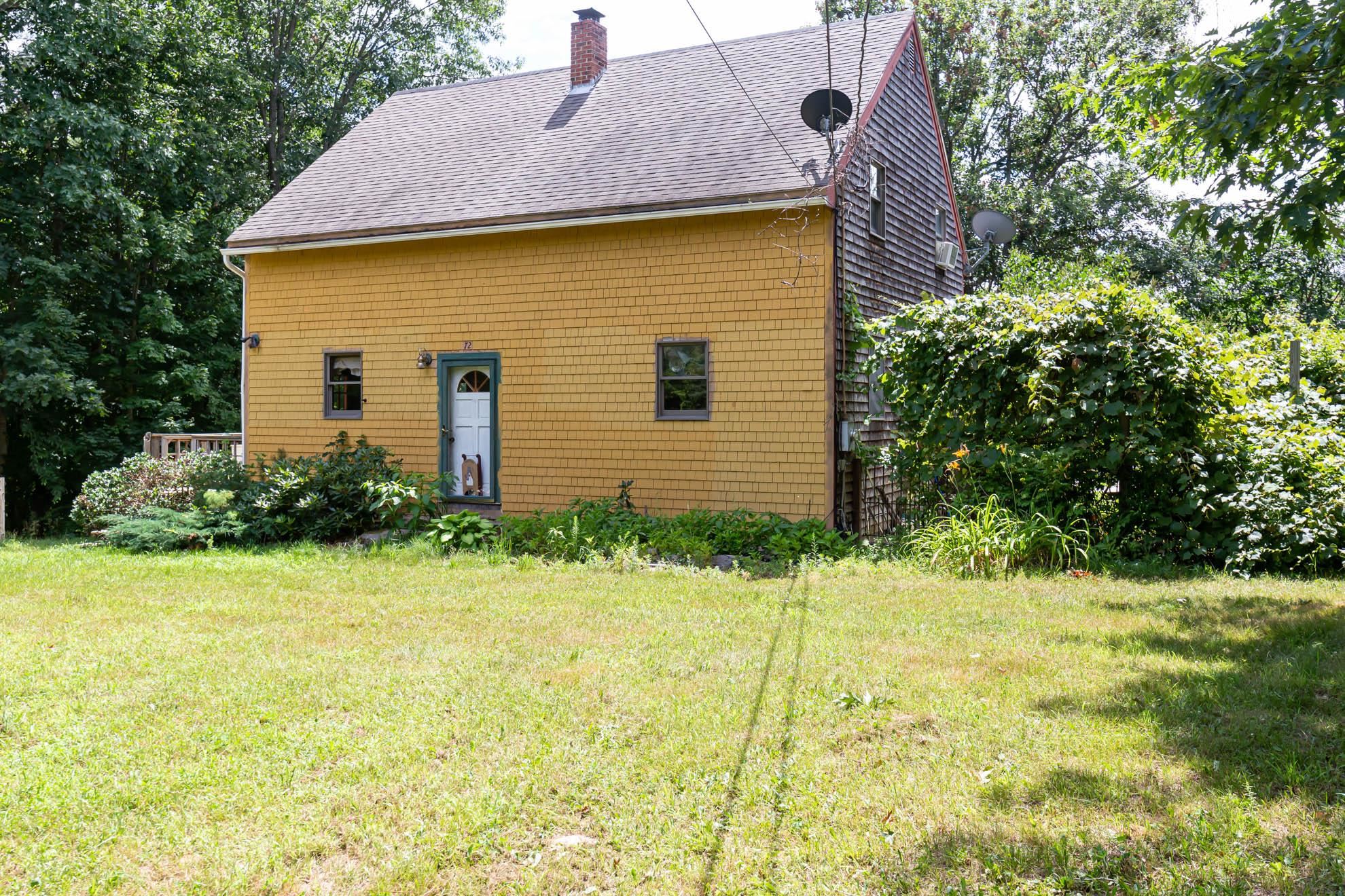 72 Crown Point Road Rochester, NH 03867 - Photo 3 of 26