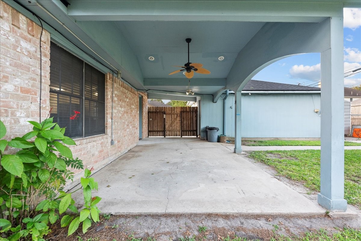3727 Rau Drive Dickinson, TX 77539 - Photo 41 of 45 a view of a porch