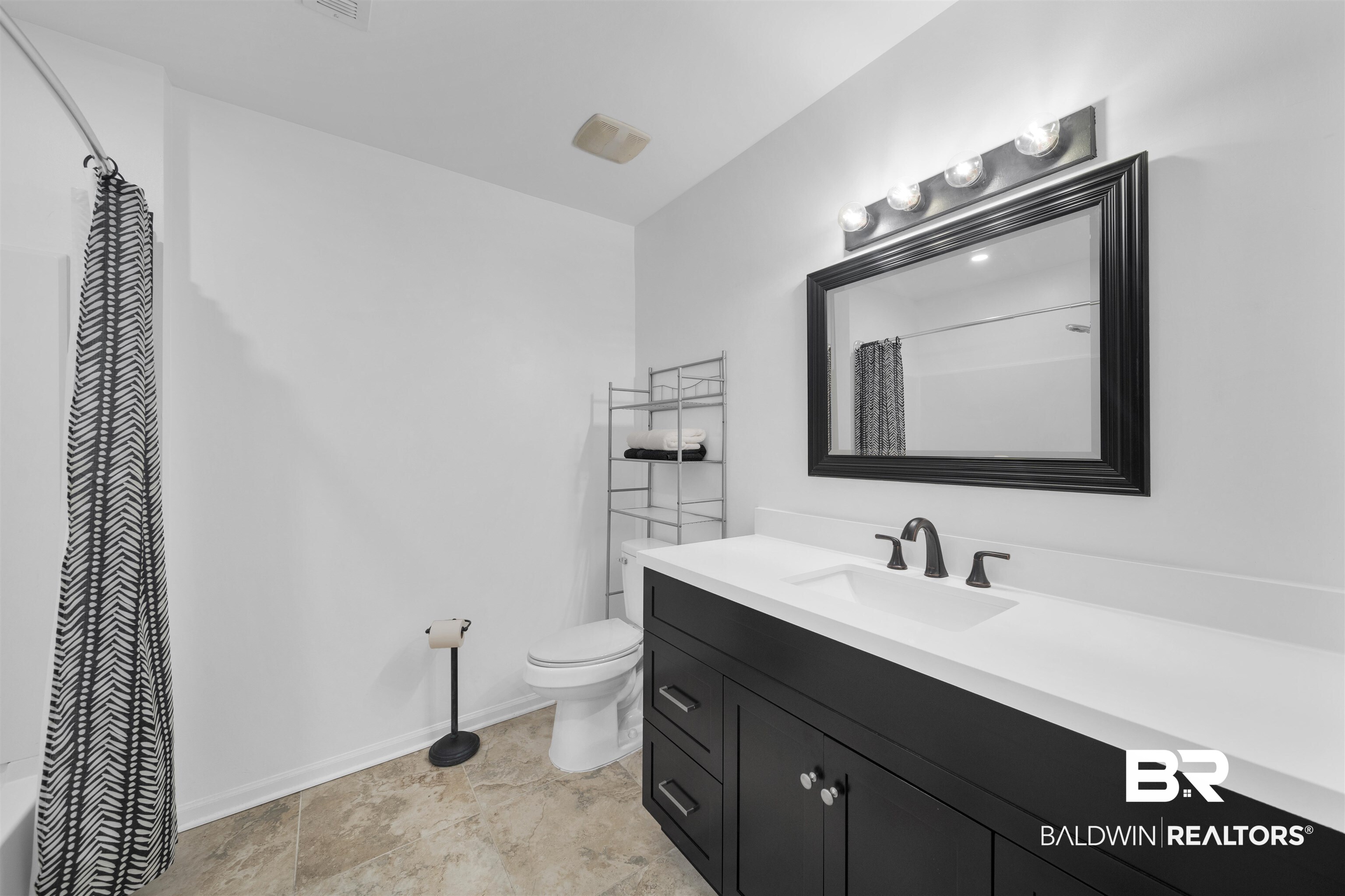 1517 Regency Road, Unit 142 Gulf Shores, AL 36542 - Photo 22 of 49 Primary bath