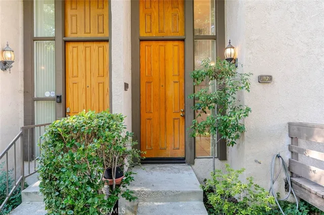 $685,000 | 9000 Vanalden Avenue, Unit 117, Northridge, CA 91324