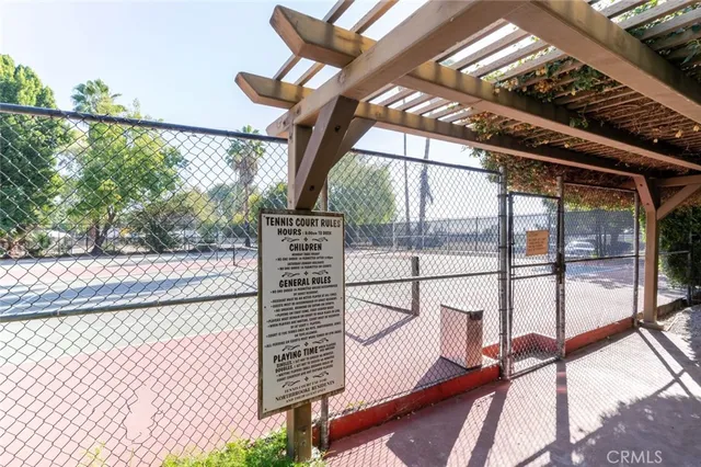 $685,000 | 9000 Vanalden Avenue, Unit 117, Northridge, CA 91324