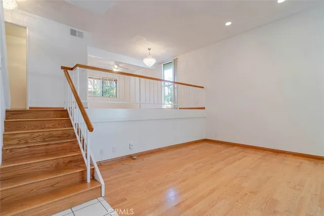 $685,000 | 9000 Vanalden Avenue, Unit 117, Northridge, CA 91324