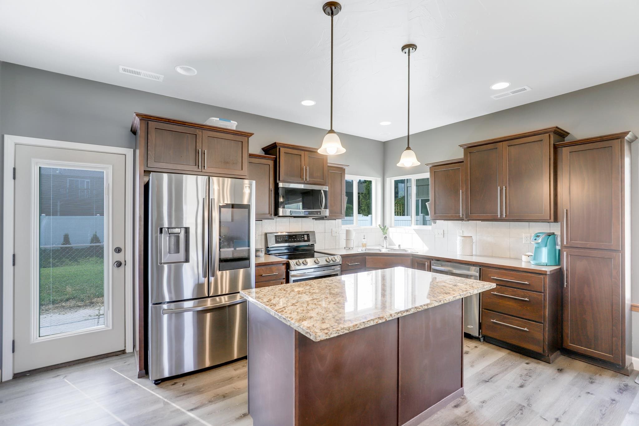 5229 North Avalon Road Spokane Valley, WA 99216 - Photo 7 of 43 Gallery Image 7