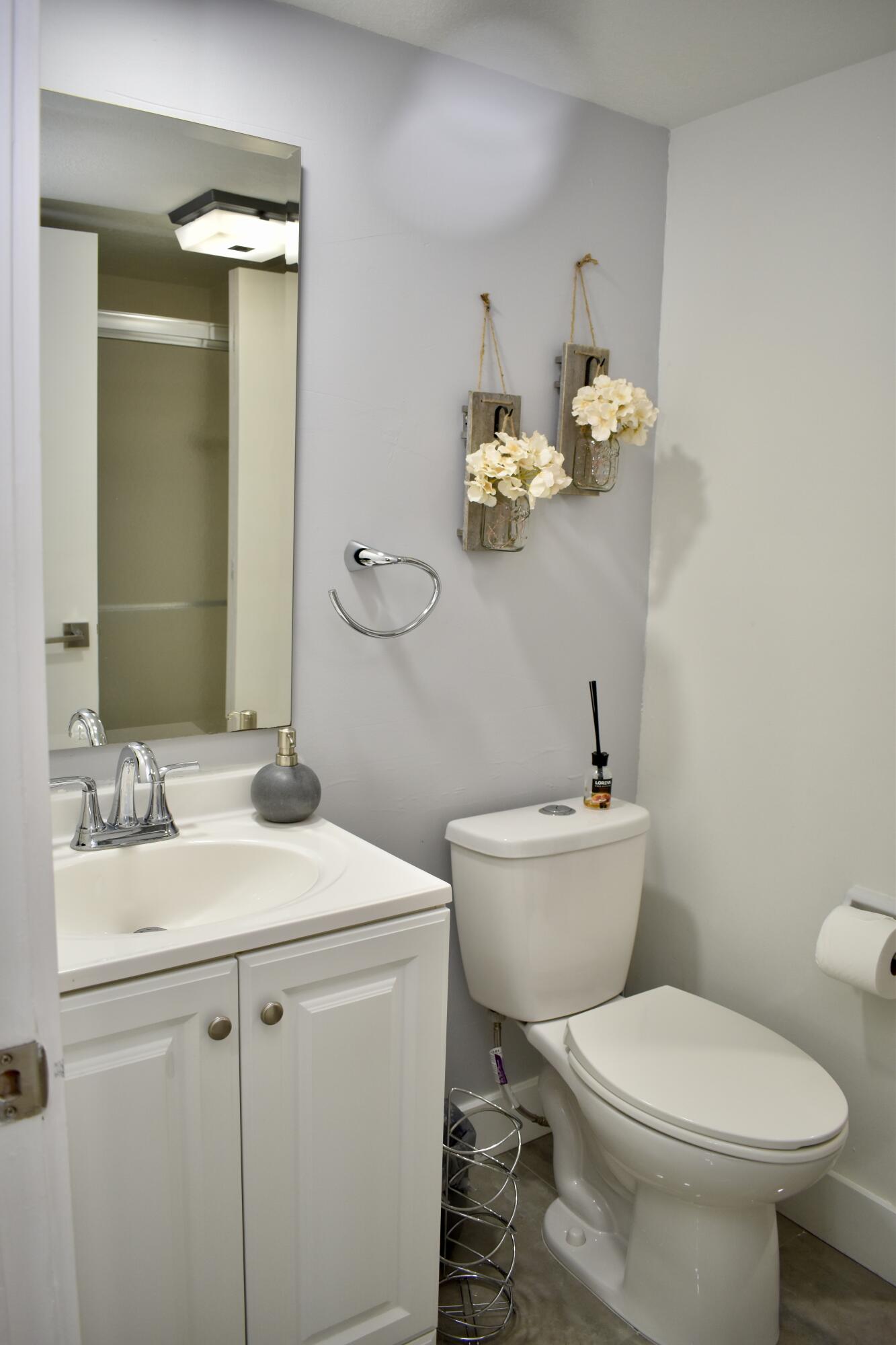 406 Arabian Road Palm Springs, FL 33461 - Photo 5 of 14 DSC_1007