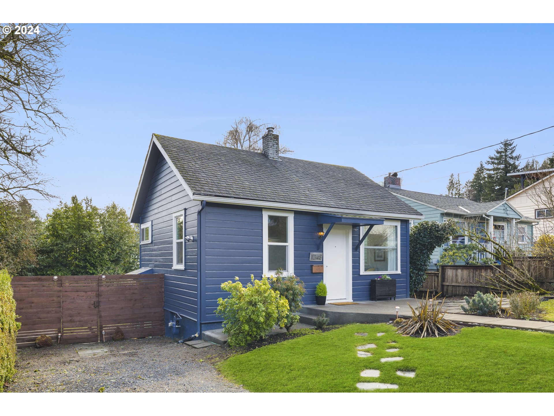 1248 Southwest Freeman Street Portland, OR 97219 - Photo 2 of 29 Gallery Image 2