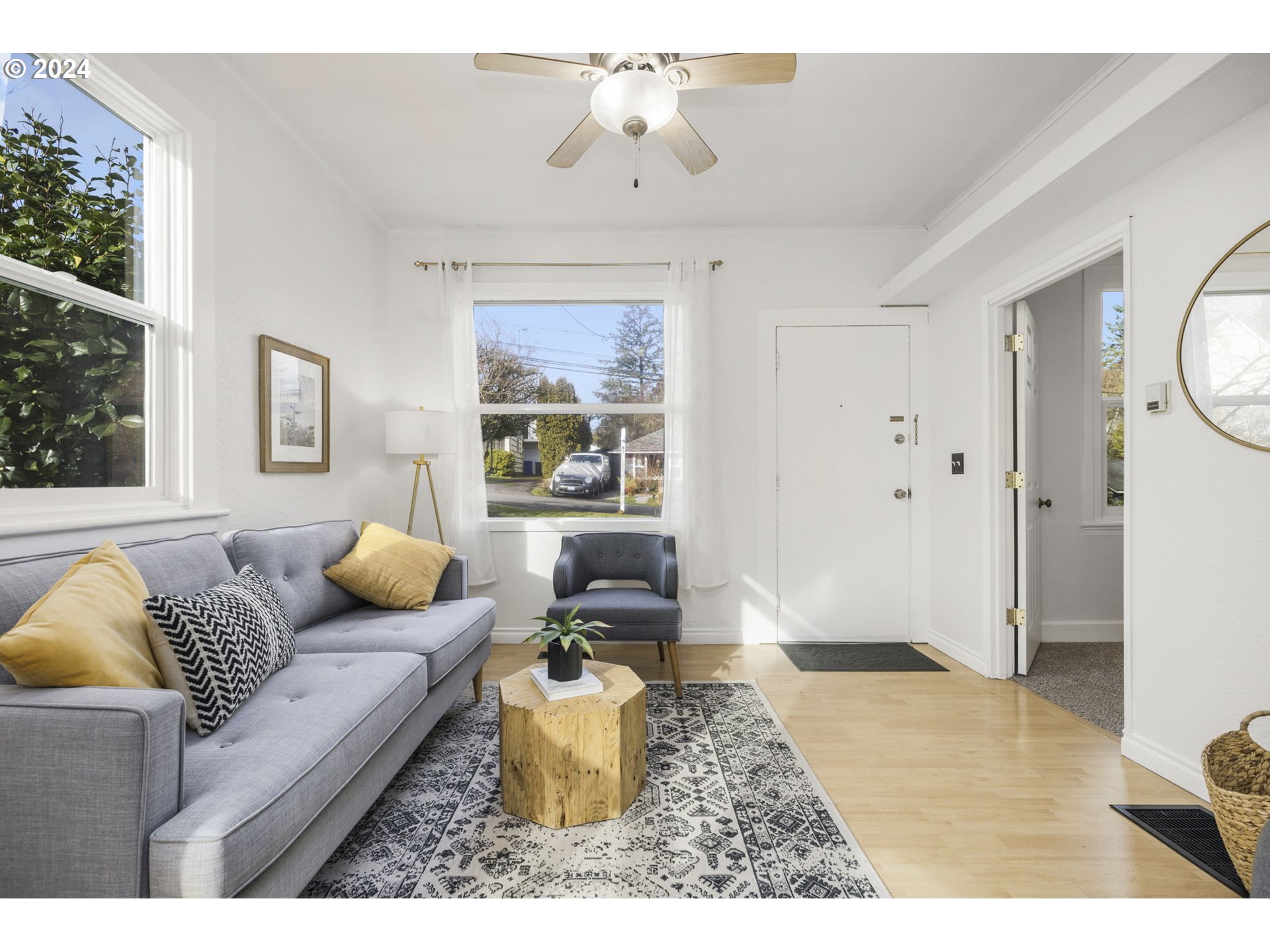 1248 Southwest Freeman Street Portland, OR 97219 - Photo 4 of 29 Gallery Image 4