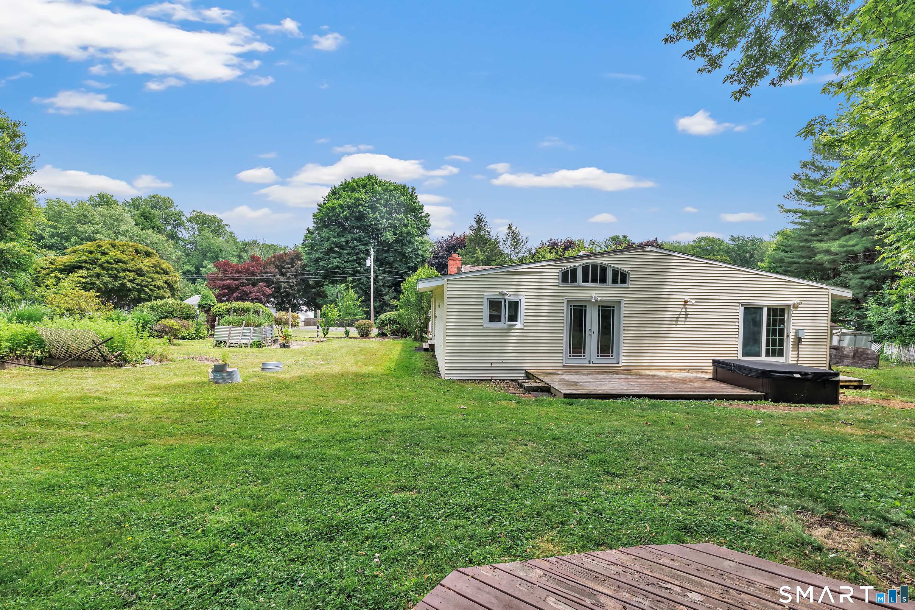 17 Woodlawn Road Monroe, CT 06468 - Photo 7 of 37