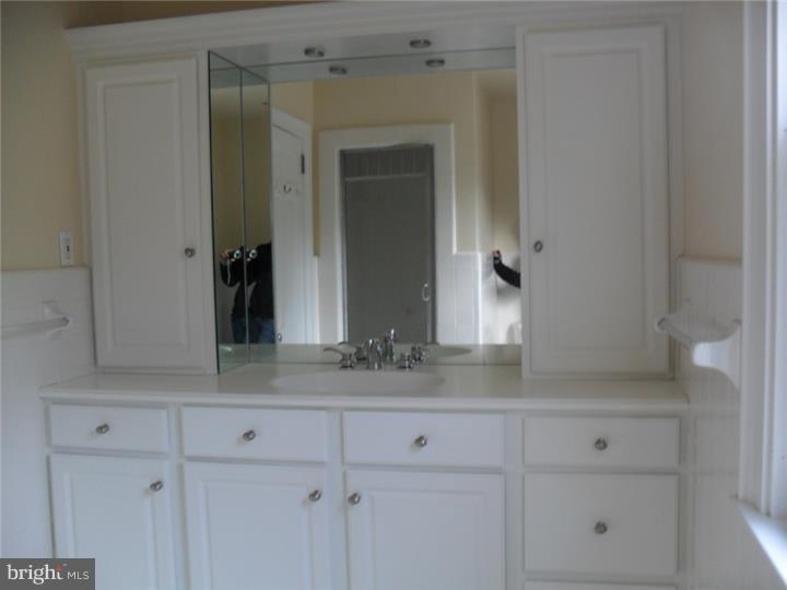 248 Hilldale Road Villanova, PA 19085 - Photo 8 of 13