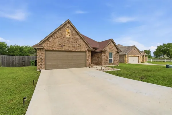 $299,000 | 2313 Springhill Court, Mineral Wells, TX 76067
