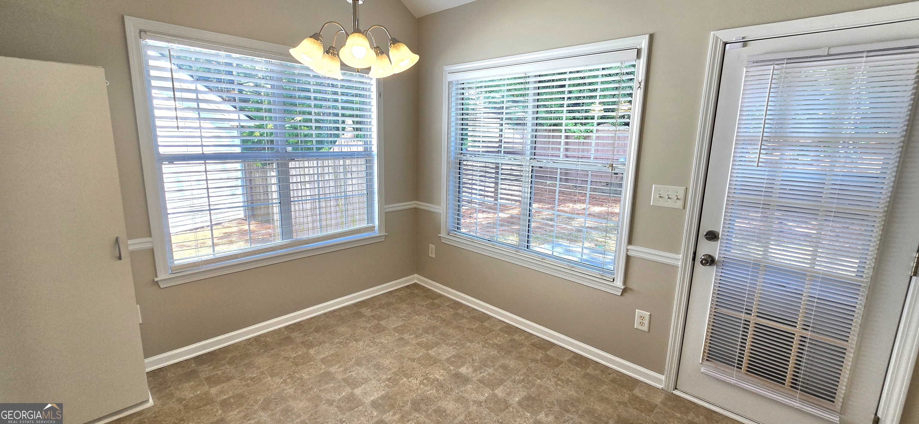 3 Castleton Court Newnan, GA 30263 - Photo 11 of 38