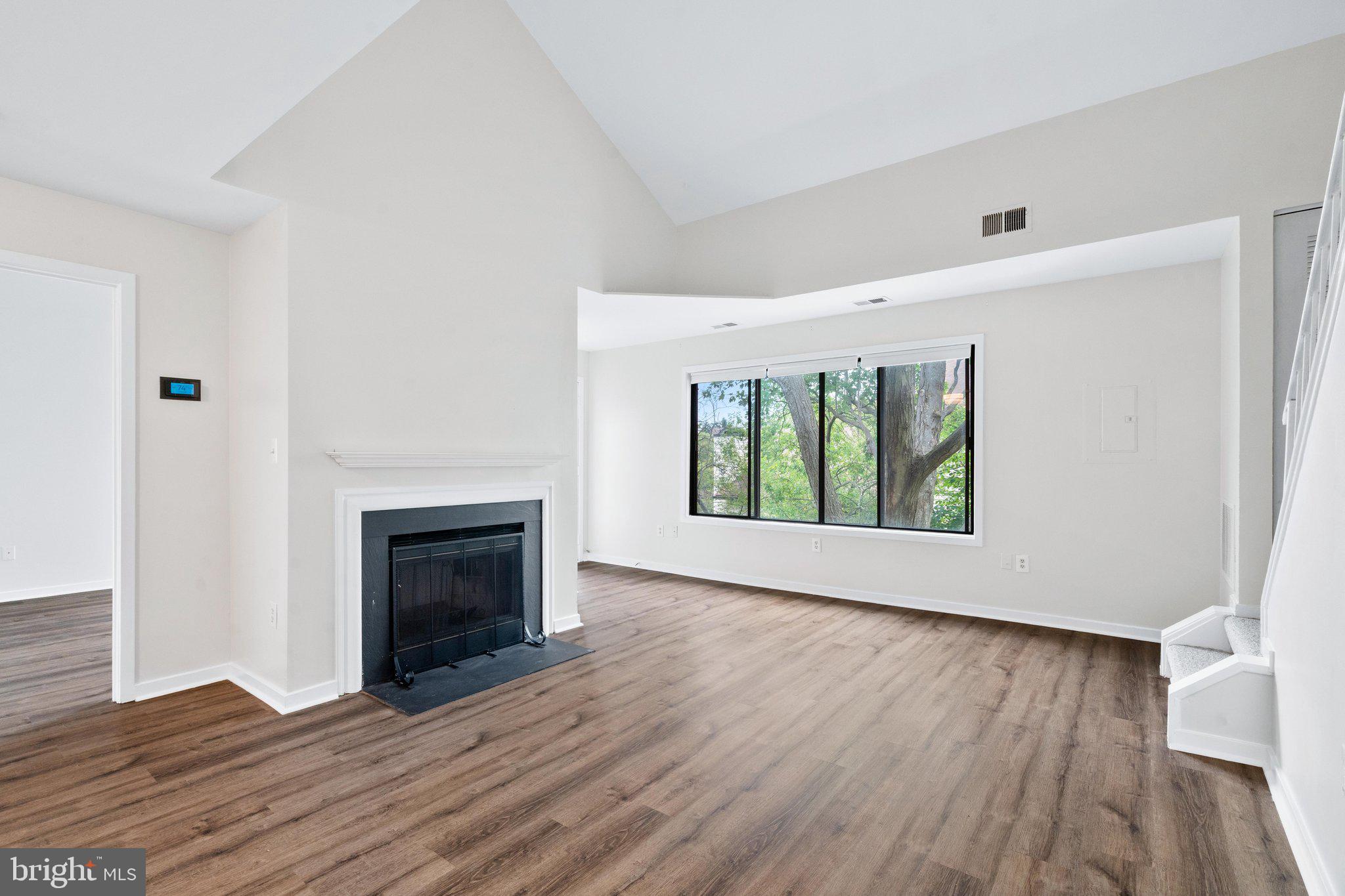 9934 Hellingly Place, Unit 142 Gaithersburg, MD 20886 - Photo 3 of 29 9934 Hellingly Pl-006