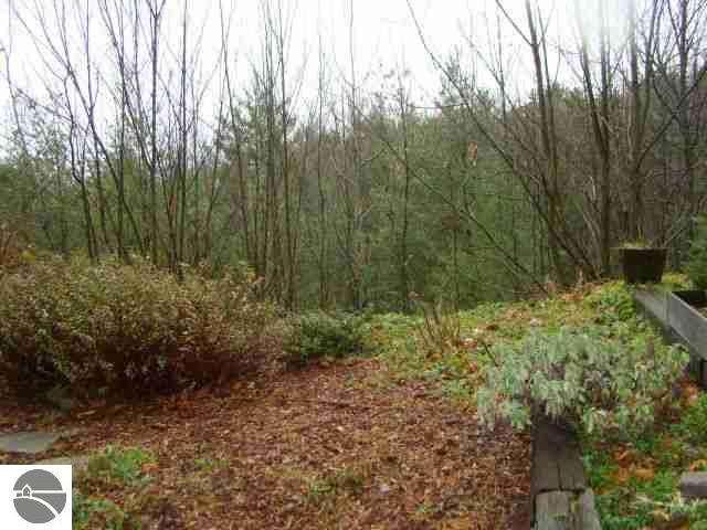 6664 Mission Ridge Traverse City, MI 49686 - Photo 15 of 21 1732339-14.JPG