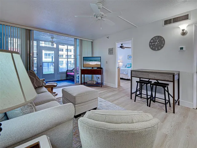 $289,000 | 232 St Augustine Avenue, Unit 105, Venice, FL 34285