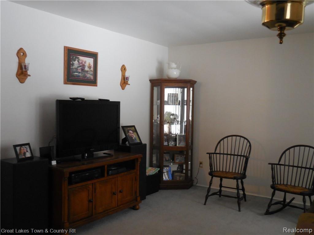 1681 Slater Road Lapeer, MI 48446 - Photo 9 of 29 0140 DSCN6476.JPG