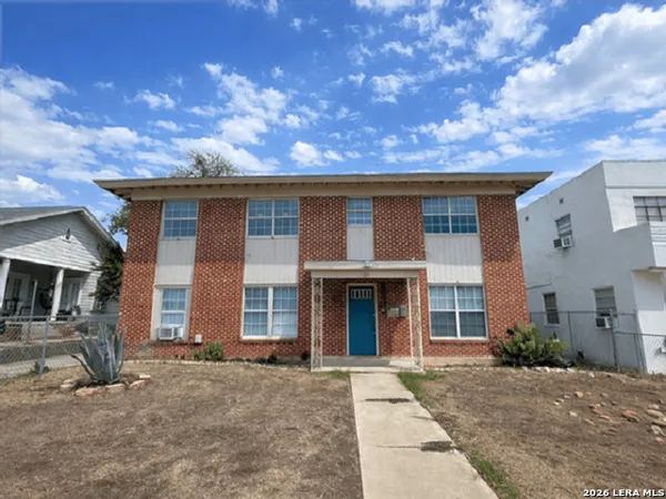 $750 | 1511 West Woodlawn Avenue, Unit 4, San Antonio, TX 78201