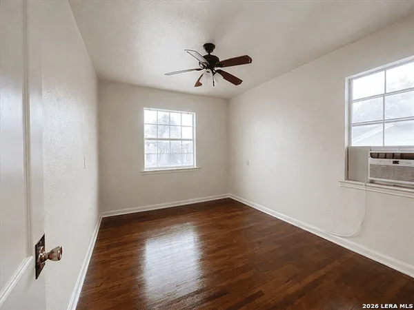 $750 | 1511 West Woodlawn Avenue, Unit 4, San Antonio, TX 78201
