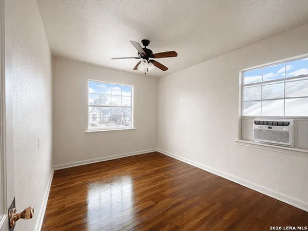 $750 | 1511 West Woodlawn Avenue, Unit 4, San Antonio, TX 78201