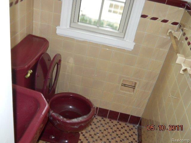 900 Lincoln Road Grosse Pointe, MI 48230 - Photo 4 of 17 lincoln 013