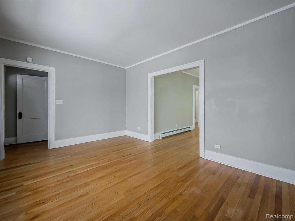 2825 Queen Street Dearborn, MI 48124 - Photo 3 of 27