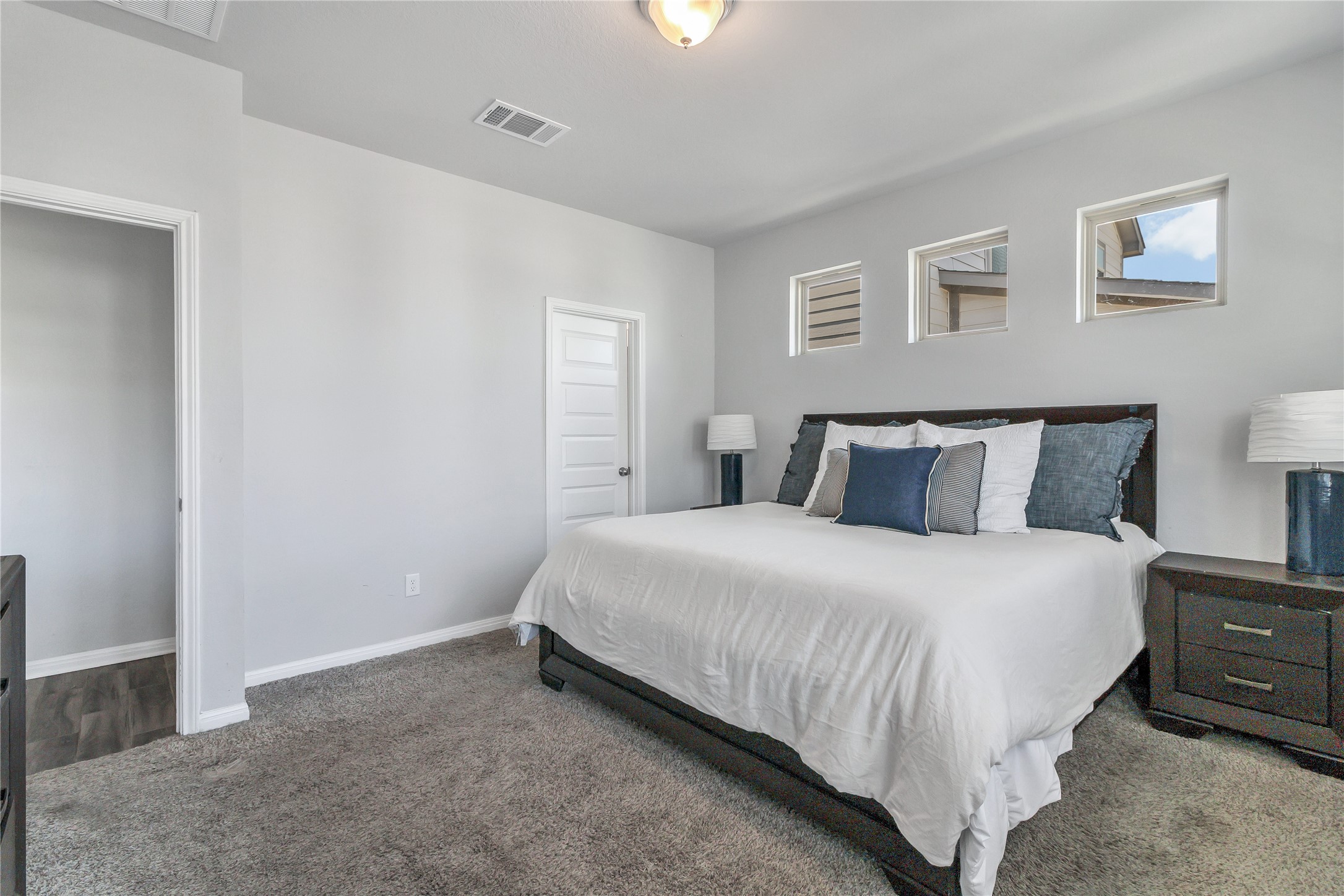 112 Old Stagecoach Road Jarrell, TX 76537 - Photo 6 of 33 Gallery Image 6