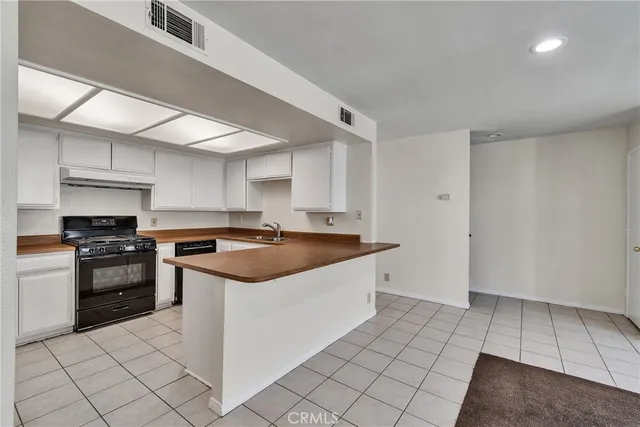 $288,000 | 1305 West Latham Avenue, Unit 1305, Hemet, CA 92543