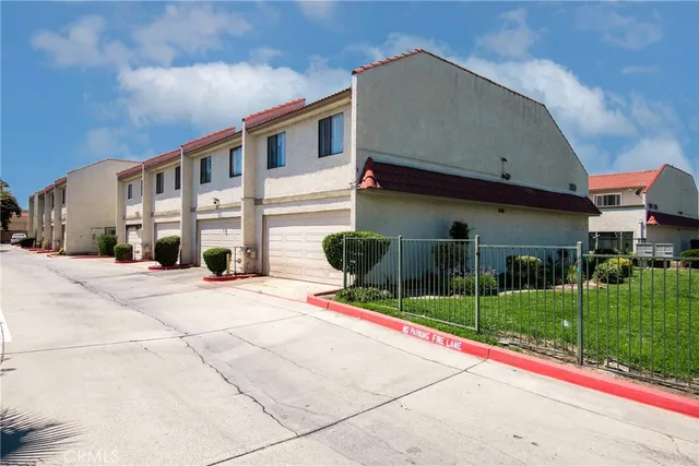 $288,000 | 1305 West Latham Avenue, Unit 1305, Hemet, CA 92543