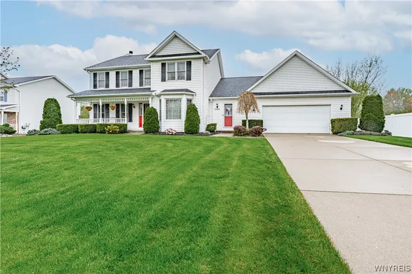 $489,000 | 5504 Hallmark Lane, Lockport Town, NY 14094