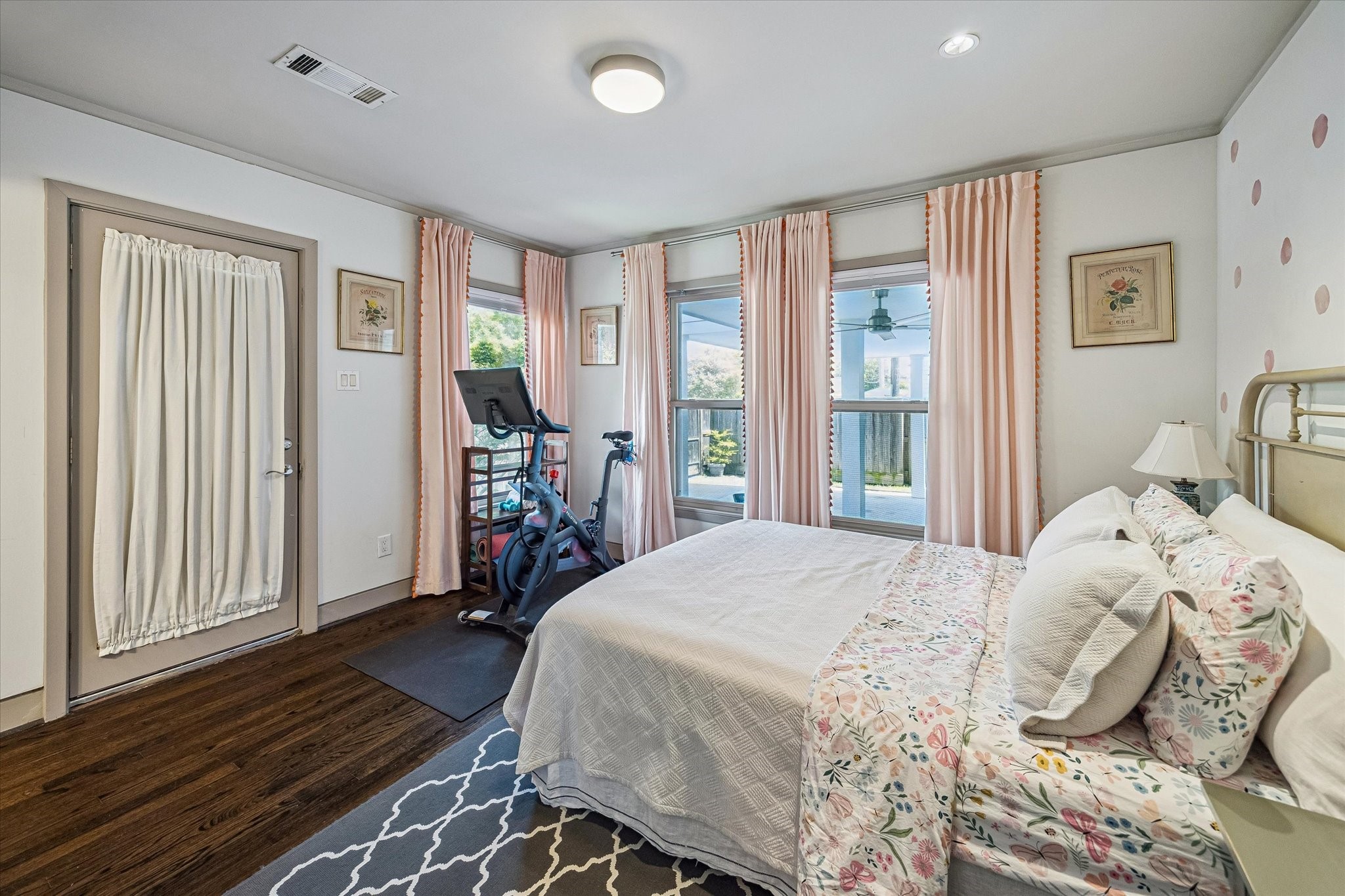 230 East 25th Street Houston, TX 77008 - Photo 26 of 50
