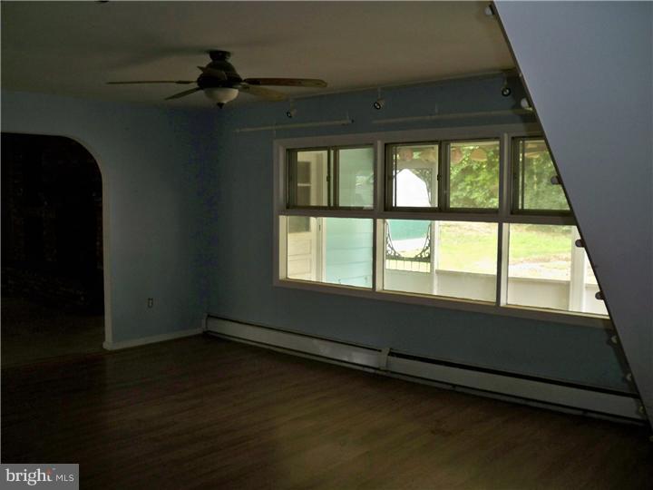 72 Rambler Lane Levittown, PA 19055 - Photo 10 of 16 Gallery Image 10