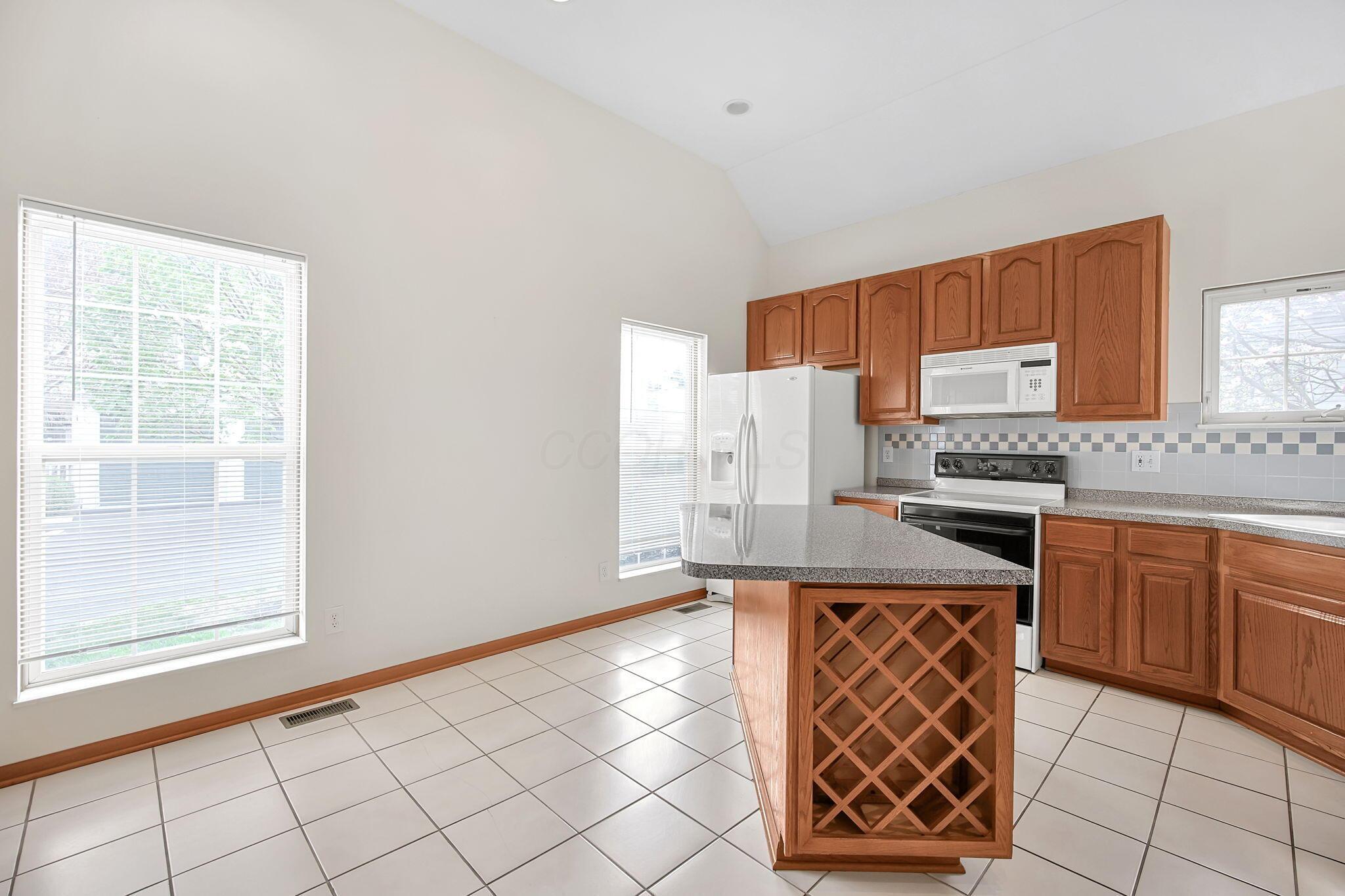 374 Sycamore Ridge Way Columbus, OH 43230 - Photo 12 of 39 11-web-or-mls-374-sycamore-ridge-way