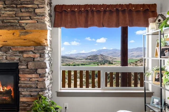 $1,255,000 | 12000 Holbrook Lane, Ola, ID 83657