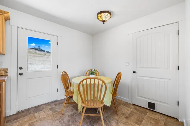 $1,255,000 | 12000 Holbrook Lane, Ola, ID 83657