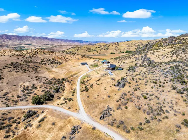 $1,255,000 | 12000 Holbrook Lane, Ola, ID 83657