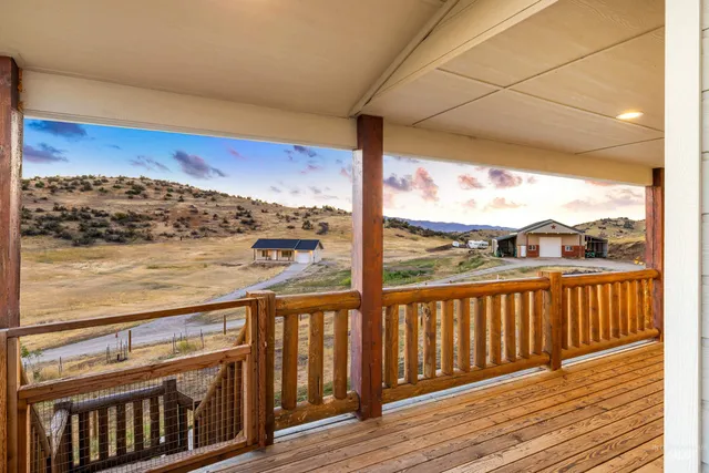 $1,255,000 | 12000 Holbrook Lane, Ola, ID 83657