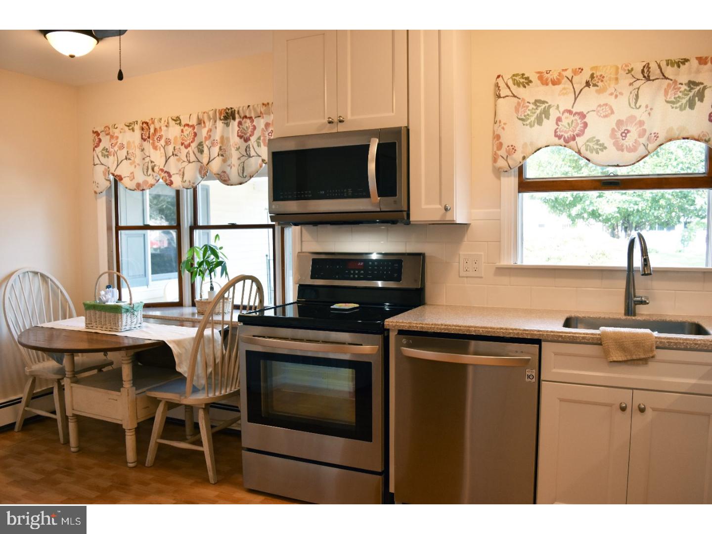 55 Fieldstone Road Levittown, PA 19056 - Photo 4 of 23