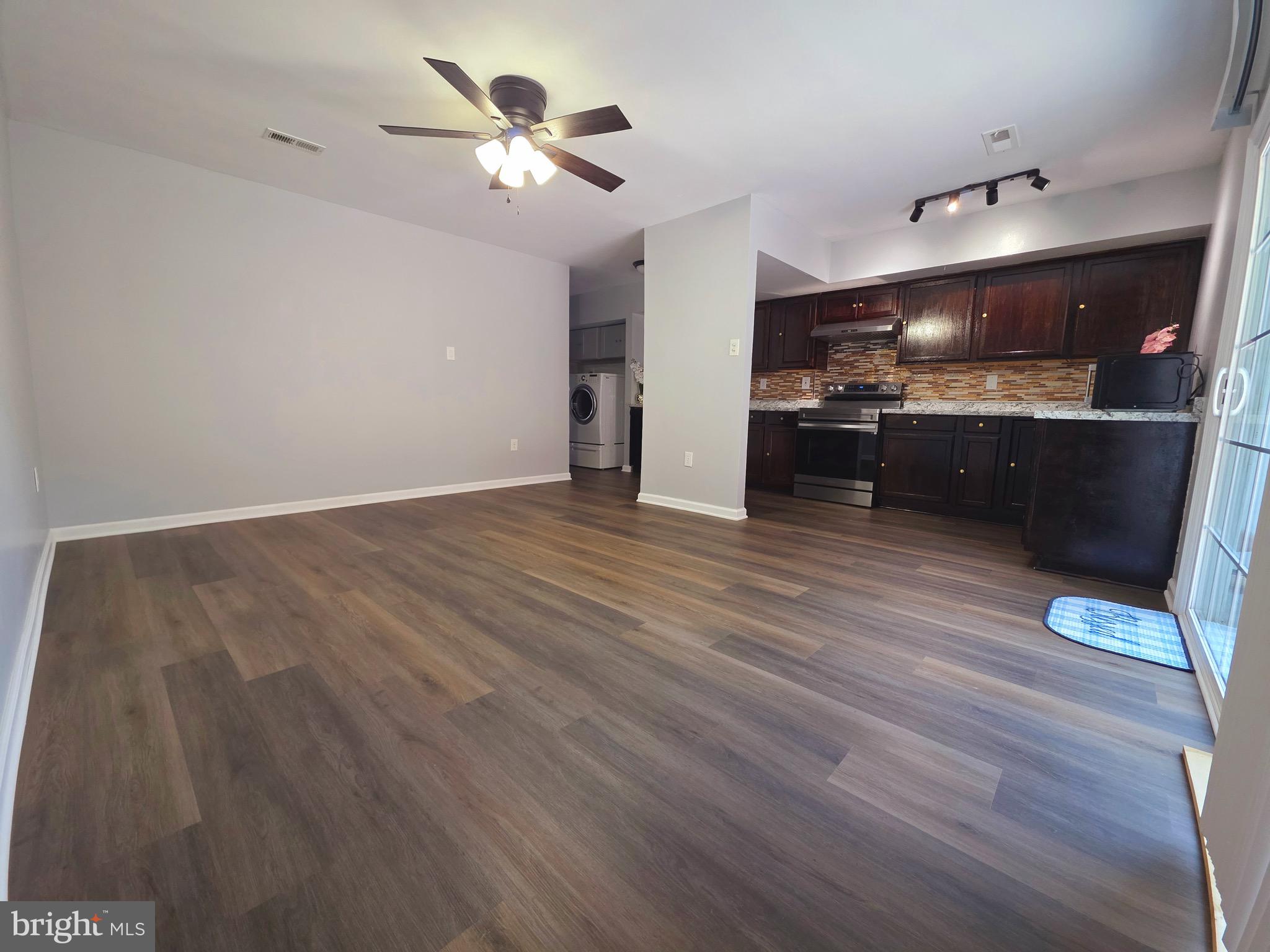 3809 Port Hope Point Triangle, VA 22172 - Photo 15 of 34