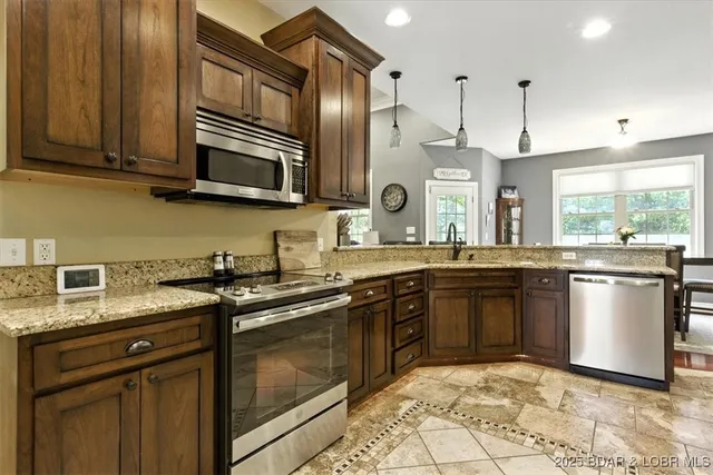 $624,900 | 35 Hand Lane, Eldon, MO 65026