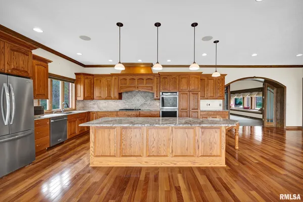 $1,150,000 | 22500 Spring Creek Road, Washington, IL 61571