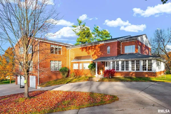 $1,150,000 | 22500 Spring Creek Road, Washington, IL 61571