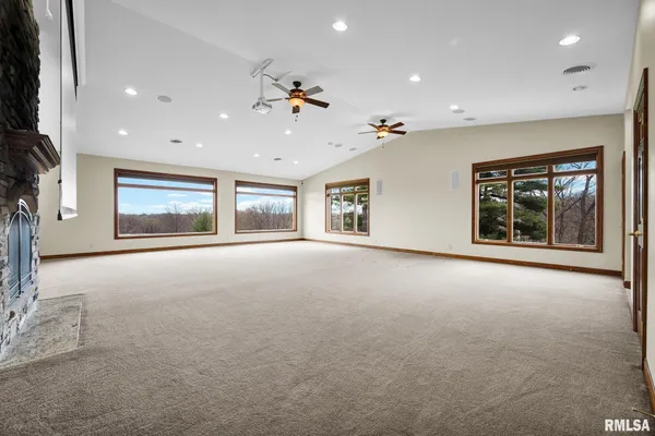 $1,150,000 | 22500 Spring Creek Road, Washington, IL 61571