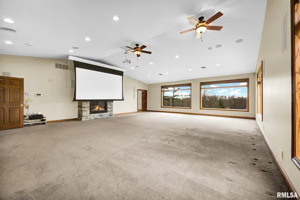 $1,150,000 | 22500 Spring Creek Road, Washington, IL 61571