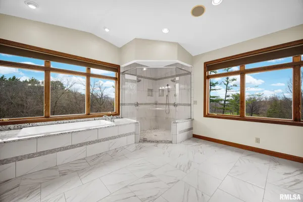 $1,150,000 | 22500 Spring Creek Road, Washington, IL 61571