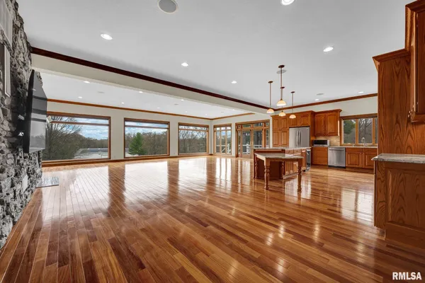 $1,150,000 | 22500 Spring Creek Road, Washington, IL 61571