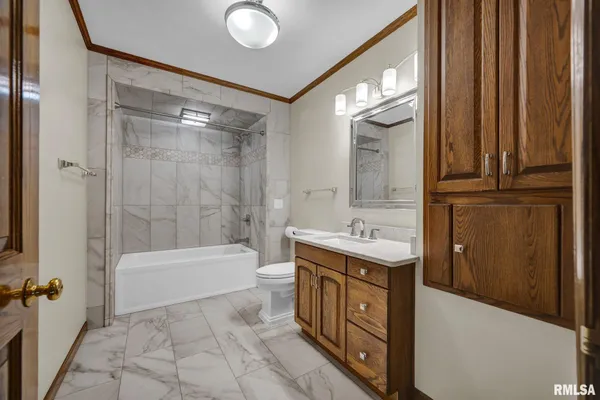 $1,150,000 | 22500 Spring Creek Road, Washington, IL 61571