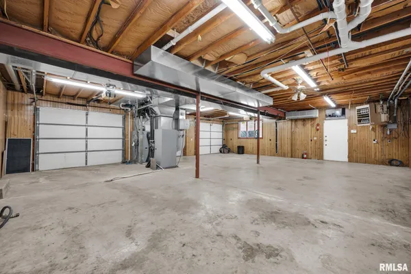 $1,150,000 | 22500 Spring Creek Road, Washington, IL 61571